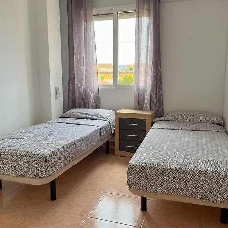 Charming 2-bed In Appartement *