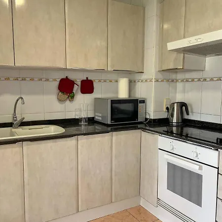 Charming 2-bed In Appartement *